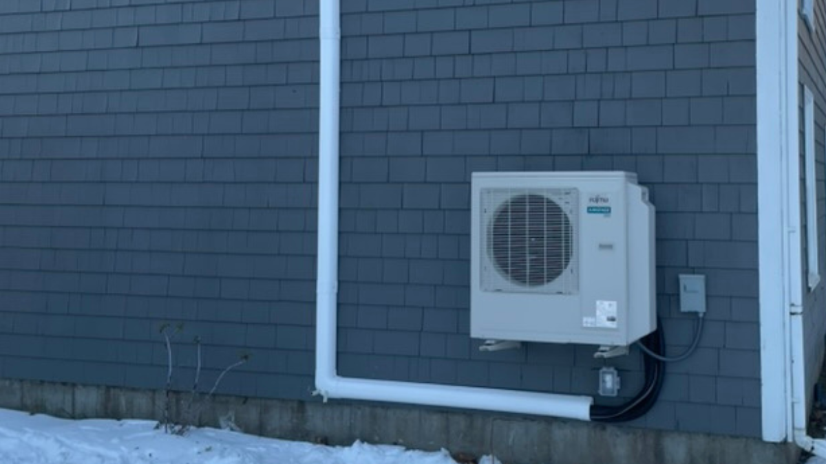 High-Efficiency Two-Zone Heat Pump System in Kensington, NH